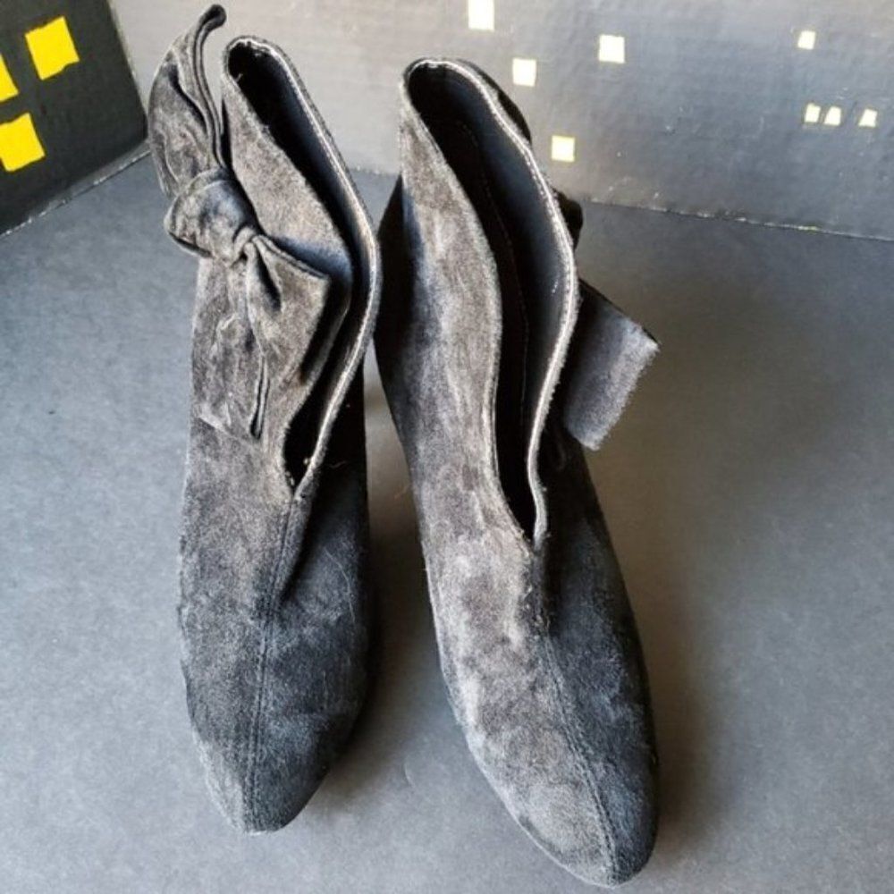 💍Miss Meghan Black Suede Booties - Picture 6 of 8